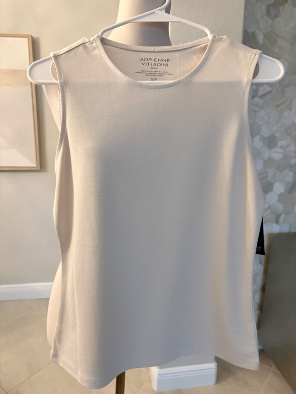 NWT Adrienne Vittadini Sleeveless Top